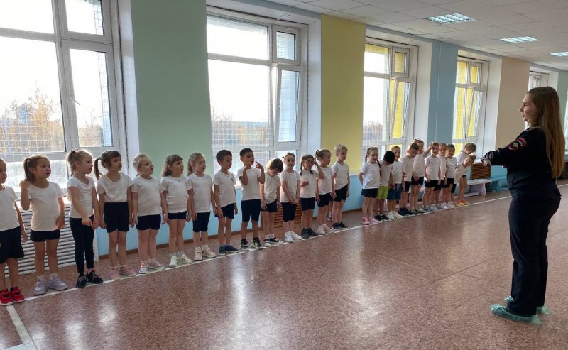 Сотрудники Госавтоинспекции Надымского района провели эстафеты для дошколят