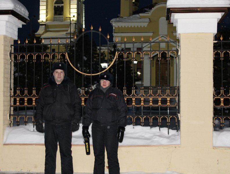 Полицейские Надыма обеспечили правопорядок во время Крестного хода
