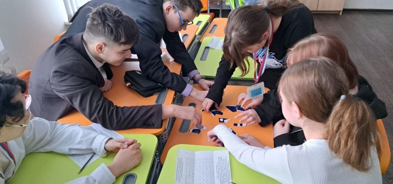 Сотрудники Надымской Госавтоинспекции провели квест-игру для школьников